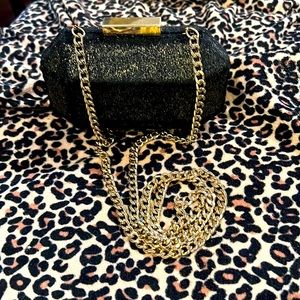 MANGO GEO BLACK AND GOLD TINSEL BOX CLUTCH PURSE NEW WITHOUT BOX